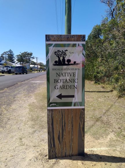 Sign pointing to Shoalhaven Heads Native Botanic Garden 