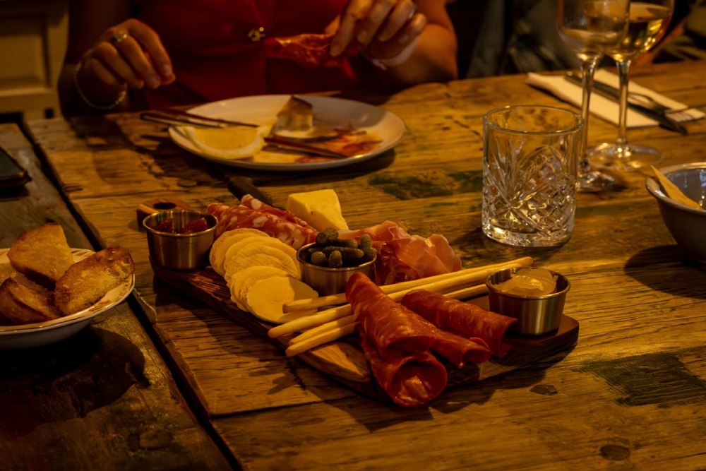 Enjoy the wine bar vibes as Darling House Deli opens Friday and Saturday nights.